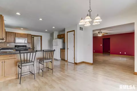 2623 Varsity Ct, Springfield, IL 62712 photo 7