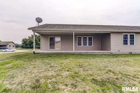 2623 Varsity Ct, Springfield, IL 62712 photo 3