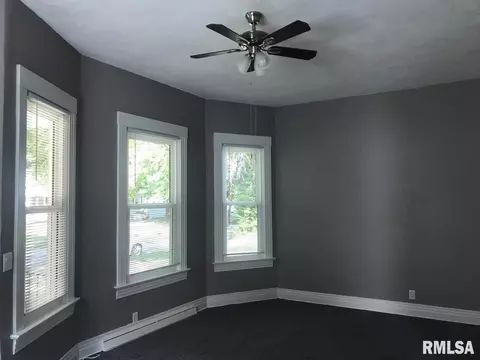 218 N Douglas Ave, Springfield, IL 62702 photo 5