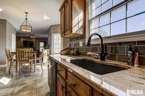 4104 Lavender Ln, Springfield, IL 62711 photo 9