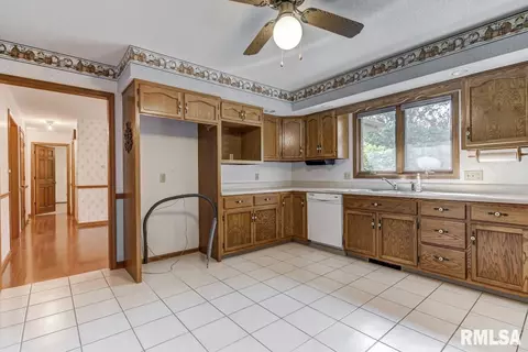 2908 Dartmoor Ct, Springfield, IL 62704 photo 10