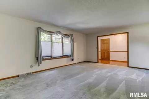 2908 Dartmoor Ct, Springfield, IL 62704 photo 3