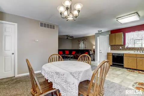 1616 Maureen Ct, Springfield, IL 62702 photo 9