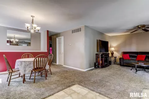 1616 Maureen Ct, Springfield, IL 62702 photo 5