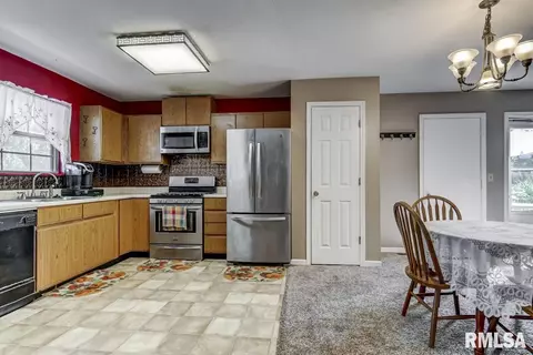 1616 Maureen Ct, Springfield, IL 62702 photo 8