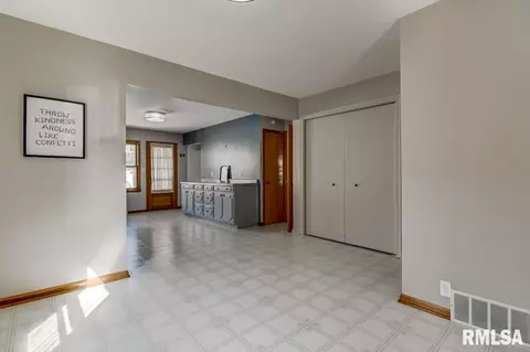 2149 E Reservoir St, Springfield, IL 62702 photo 6