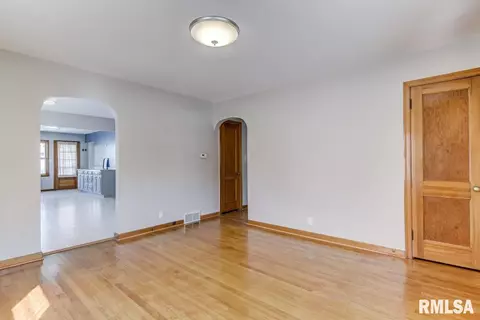 2149 E Reservoir St, Springfield, IL 62702 photo 4