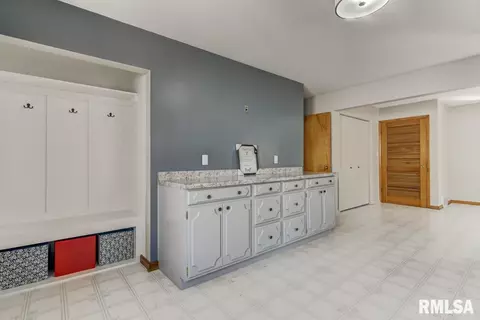 2149 E Reservoir St, Springfield, IL 62702 photo 8