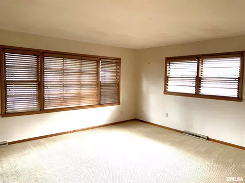 1900 Lee St, Springfield, IL 62703 photo 17