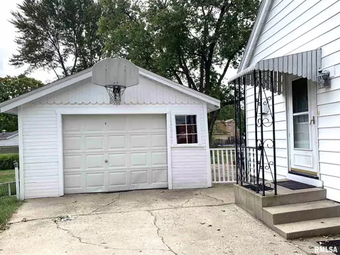 1900 Lee St, Springfield, IL 62703 photo 5