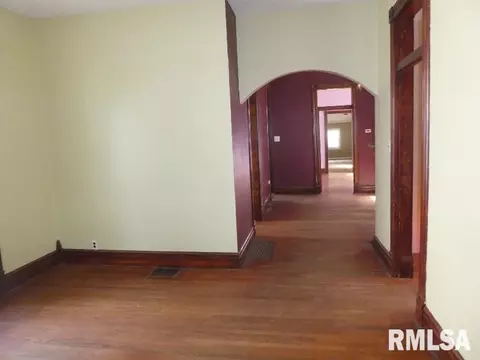322 S State St, Springfield, IL 62704 photo 4