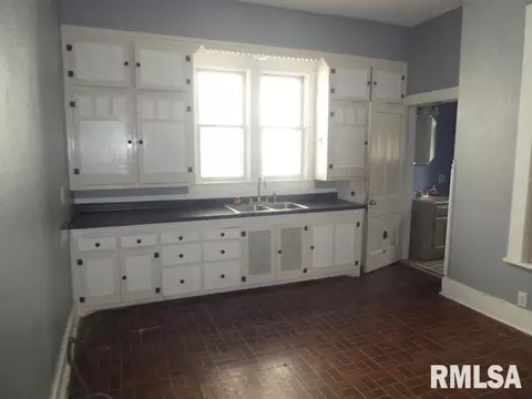 322 S State St, Springfield, IL 62704 photo 7