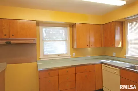 2632 S 5th St, Springfield, IL 62703 photo 9