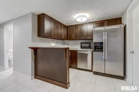 2301 Tamaroa Trl, Springfield, IL 62702 photo 24