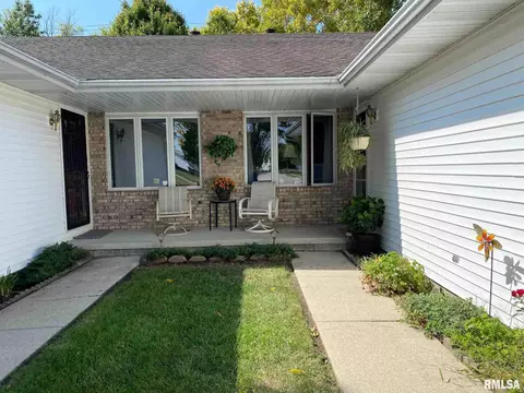 4301 Pickfair Rd, Springfield, IL 62703 photo 2
