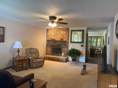 4301 Pickfair Rd, Springfield, IL 62703 photo 9