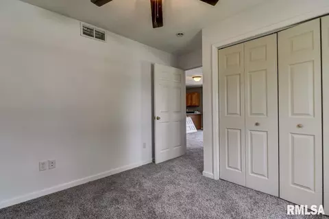 2210 Enterprise St, Springfield, IL 62702 photo 14