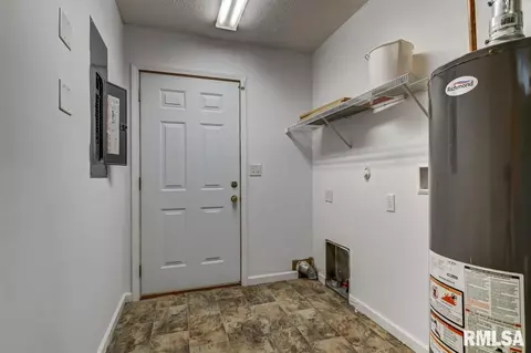 2210 Enterprise St, Springfield, IL 62702 photo 18