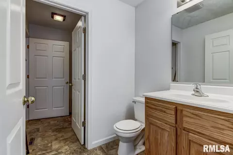 2210 Enterprise St, Springfield, IL 62702 photo 10