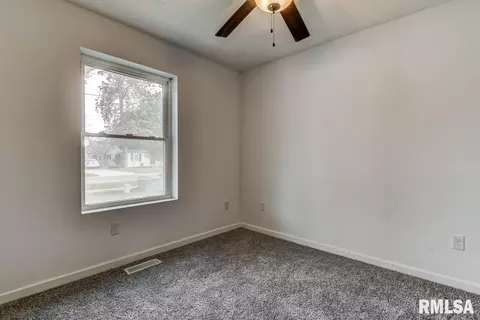2210 Enterprise St, Springfield, IL 62702 photo 13