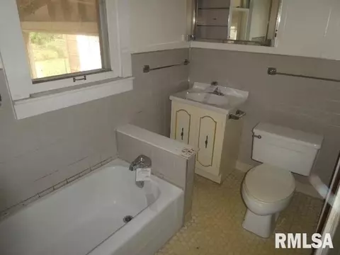 1201 N Bengel St, Springfield, IL 62702 photo 14