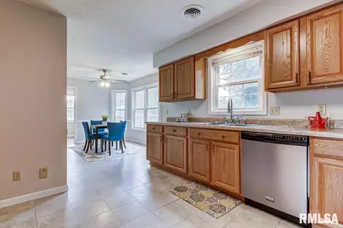 2500 Charlack Ave, Springfield, IL 62704 photo 10