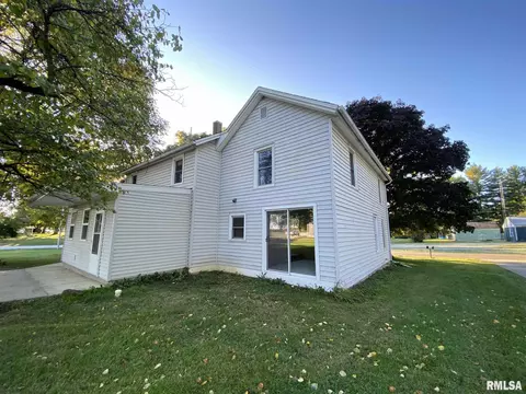 310 E Wood St, Avon, IL 61415 photo 7