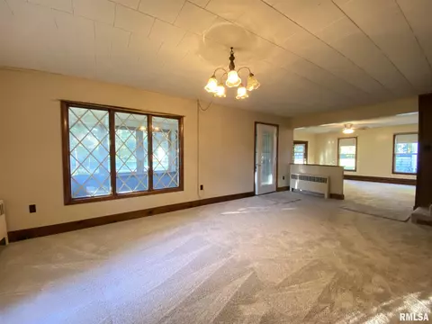 310 E Wood St, Avon, IL 61415 photo 11