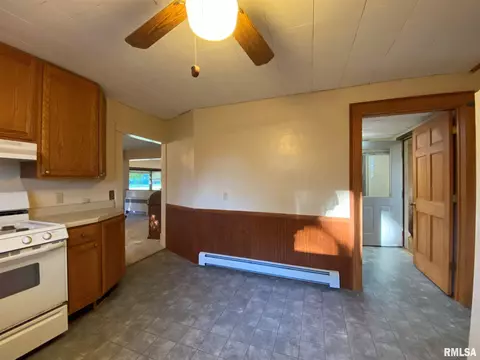 310 E Wood St, Avon, IL 61415 photo 23