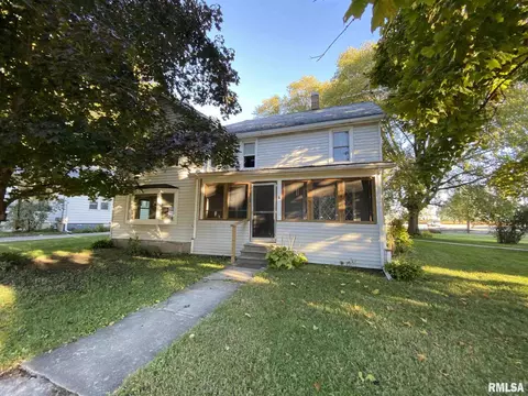 310 E Wood St, Avon, IL 61415 photo 1