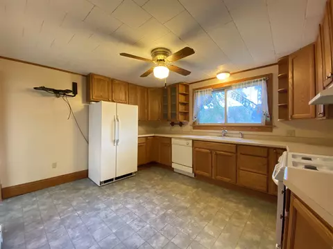 310 E Wood St, Avon, IL 61415 photo 21