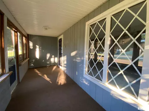 310 E Wood St, Avon, IL 61415 photo 8