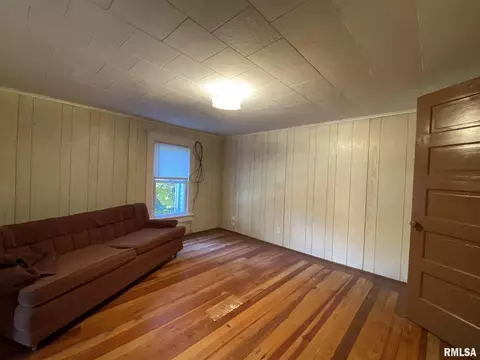 310 E Wood St, Avon, IL 61415 photo 33