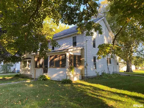 310 E Wood St, Avon, IL 61415 photo 2