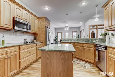 203 Walnut Glen Dr, Springfield, IL 62707 photo 13