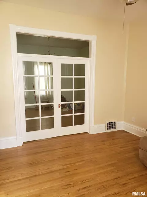 1326 N 6th St, Springfield, IL 62702 photo 8