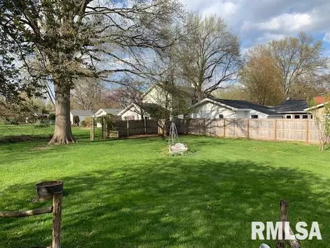 17 Bellhaven Dr, Springfield, IL 62704 photo 2
