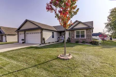 912 Pheasant Run, Sherman, IL 62684 photo 1