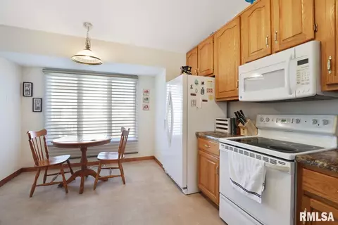 5405 Manhattan Dr, Springfield, IL 62711 photo 9