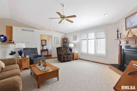 5405 Manhattan Dr, Springfield, IL 62711 photo 5