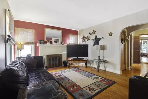 2537 S 6th St, Springfield, IL 62703 photo 2