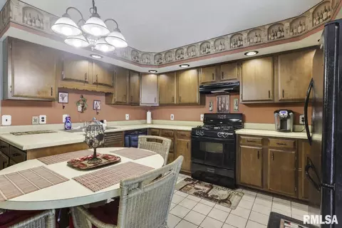2537 S 6th St, Springfield, IL 62703 photo 7