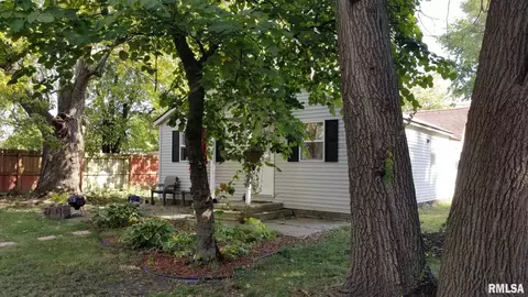 2304 S 8th St, Springfield, IL 62703 photo 4
