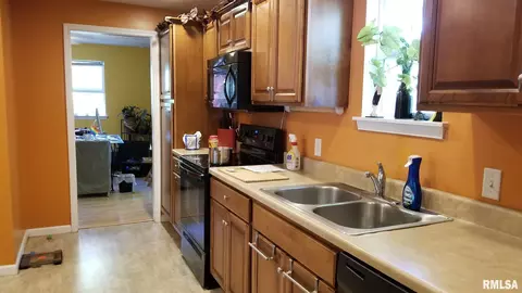 2304 S 8th St, Springfield, IL 62703 photo 8