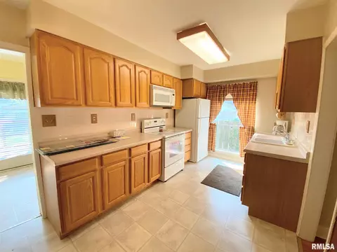 2552 S 7th St, Springfield, IL 62703 photo 7
