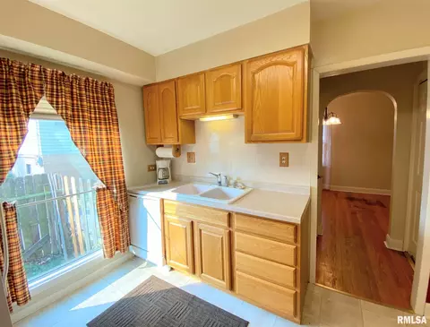 2552 S 7th St, Springfield, IL 62703 photo 9