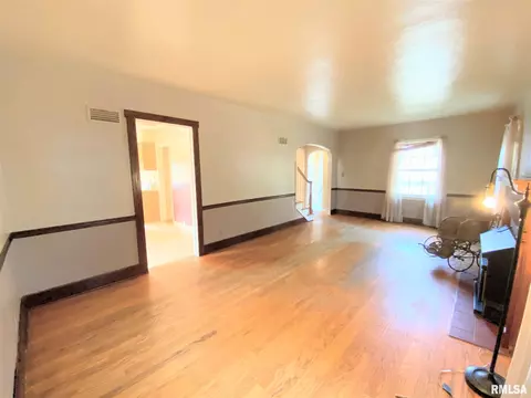 2552 S 7th St, Springfield, IL 62703 photo 5