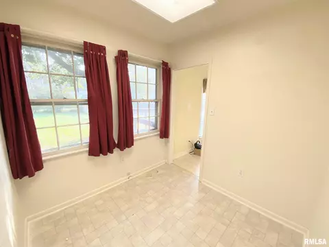 2552 S 7th St, Springfield, IL 62703 photo 17