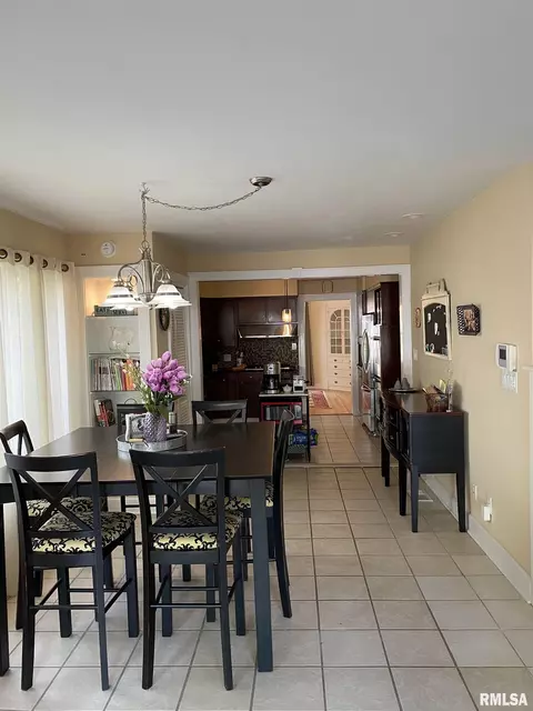 1821 Noble Ave, Springfield, IL 62704 photo 14