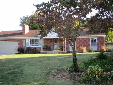 5 Greencastle Cir, Springfield, IL 62712 photo 1